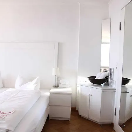 Bacchus Wine & Bites Hotell Meersburg