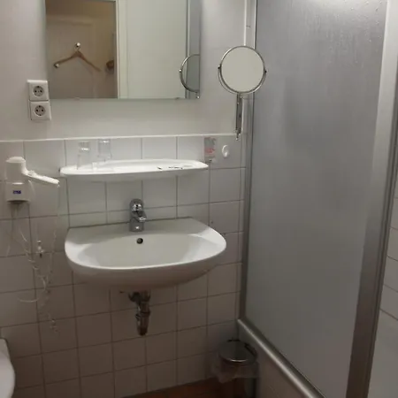 Bacchus Wine & Bites 3* מיירסבורג