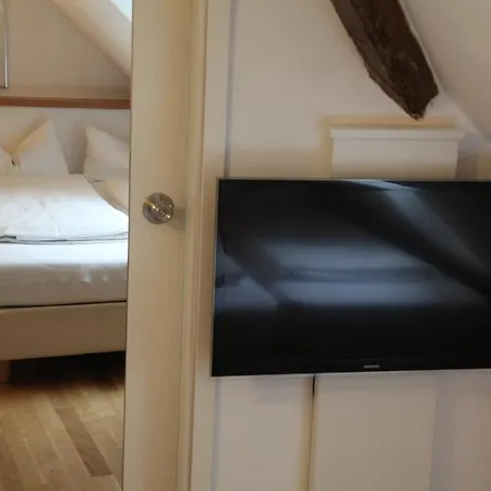 Bacchus Wine & Bites מלון