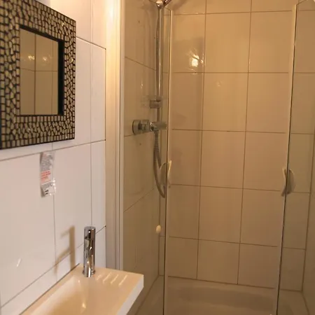 Bacchus Wine & Bites מיירסבורג