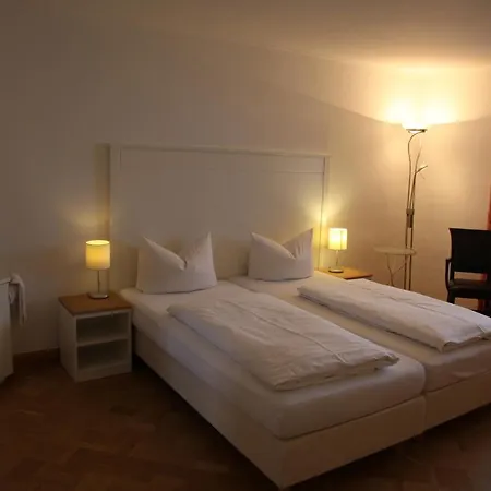 Bacchus Wine & Bites מלון 3*