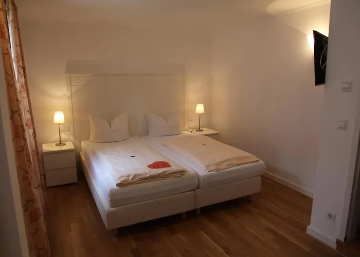 Bacchus Wine & Bites Hotel 3*