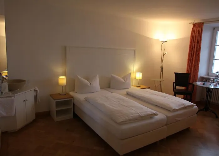 Bacchus Wine & Bites Hotel 3*